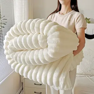 1pc Oversized imitation rabbit fur blanket, Thick Plush flannel blanket, Fluffy blanket, All-Season Cozy, soft and warm sofa blanket, Machine Washable, suitable for napping, office, outdoor camping, Plush Texture, perfect gift, Faux Fur Feel