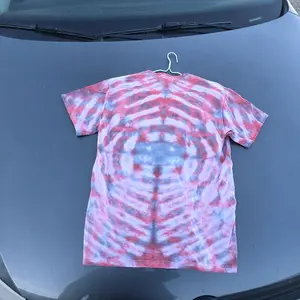 Faded Red Star Tiedye Shirt - Vibrant Tie-Dye Design for Casual Wear