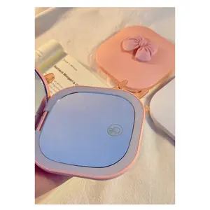 Cute Bow Compact Mirror – Portable Folding Makeup Mirror with LED Light, Travel Beauty Touch-Up Mirror for Purse, Vanity & Daily Makeup