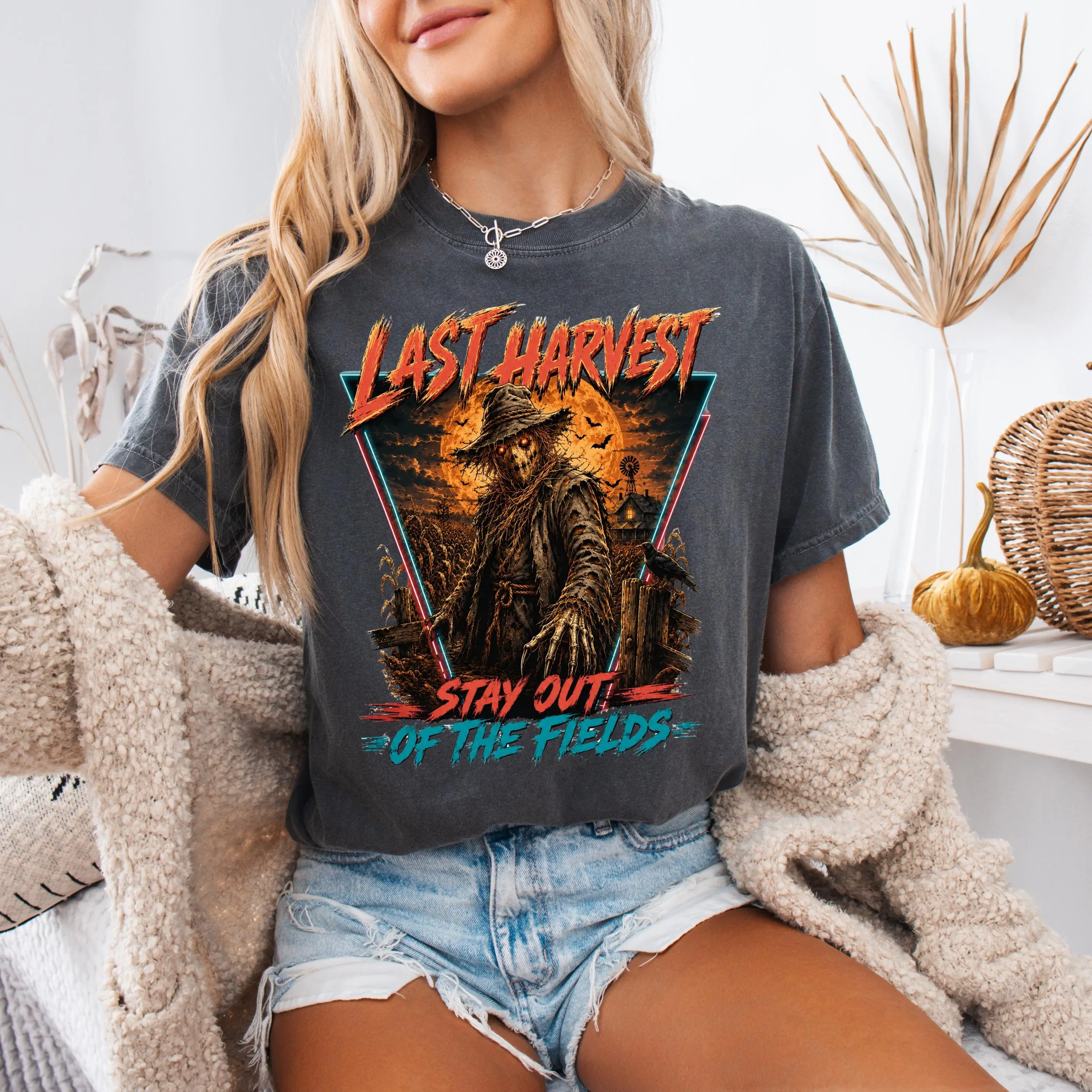 Retro Scarecrow Horror Shirt | Vintage Halloween T-Shirt | 80s Horror Aesthetic | Fall Horror Fan Gift