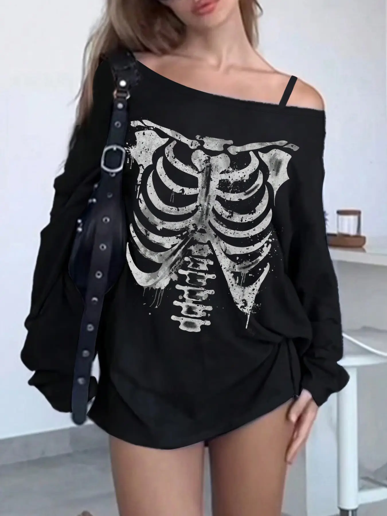 Women's Retro Streetwear Vintage Halloween Skull Print Long Sleeve T-Shirt, Streetwear Graphic Tees, Unique Asymmetrical Shoulder Straps Design, Casual Loose Fit Fashion Top for Spring & Fall, Womenswear
