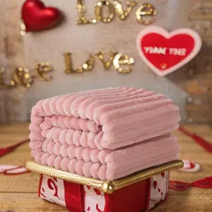 Solid Color Blanket, 1 Count Ultra-soft Comfortable Warm Throw Blanket for Couch, Sofa, Bedroom, Dormitory, Christmas Gifts For GF, Fluffy Blanket, Soft Comfy Blanket