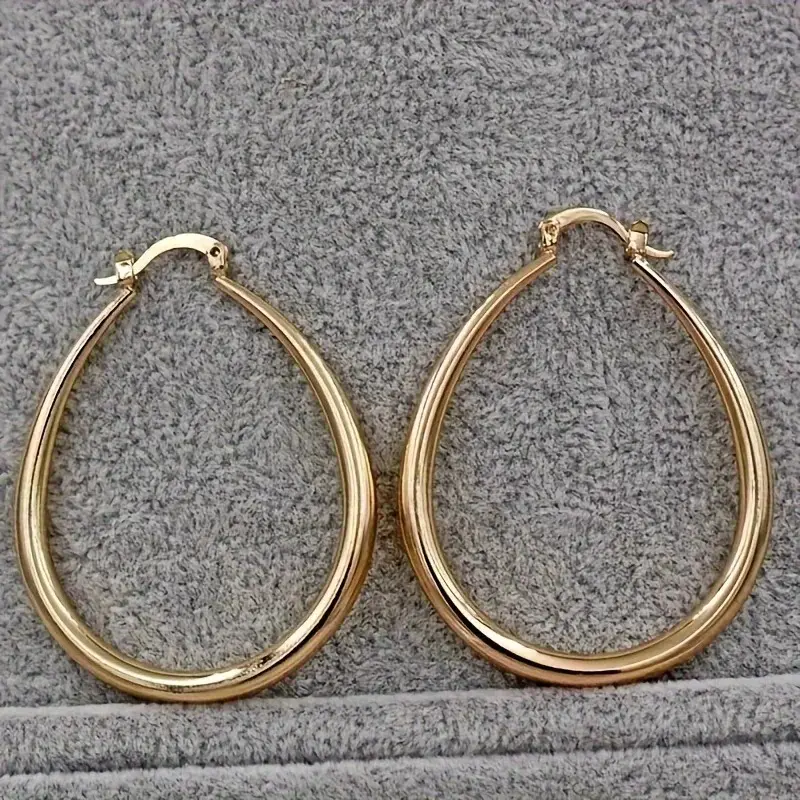 Gorgeous Gold Round Earrings - Classic minimalist design, hypoallergenic, nickel-free, lightweight and easy to wear, the perfect jewelry gift for women, perfect for birthdays, anniversaries or any occasion