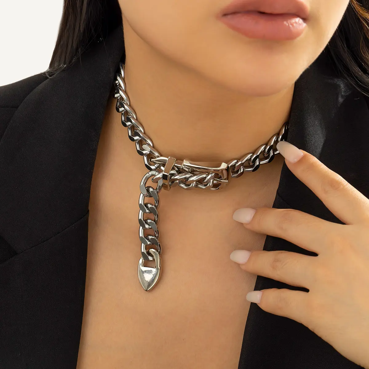 Punk trend cool thick chain belt buckle clavicle necklace for women Hip-hop heavy metal geometric necklace