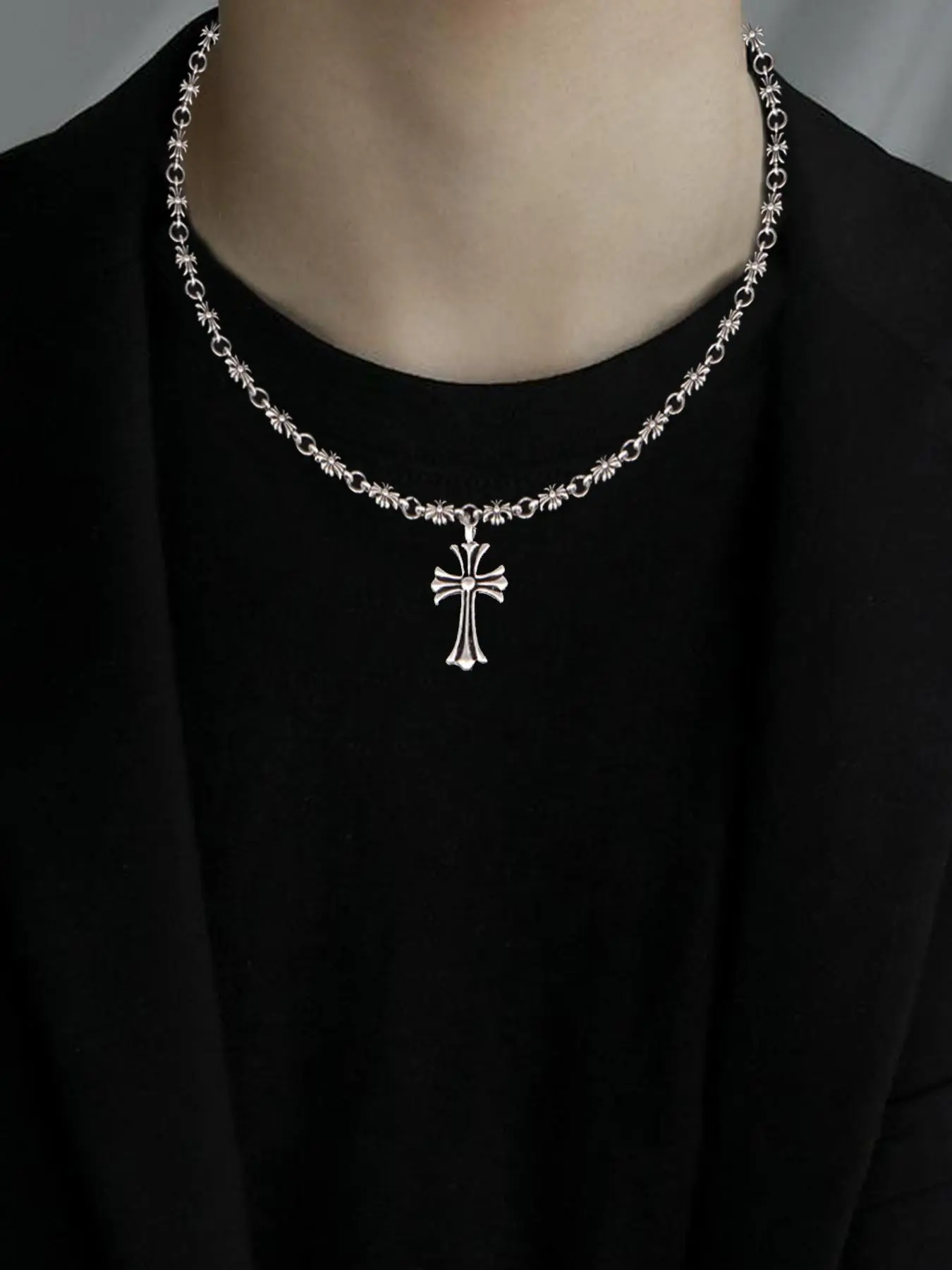 1 trendy and fashionable cross pendant necklace, suitable for daily wear and on the street, and also a surprising and exquisite small gift, Cross Necklaces