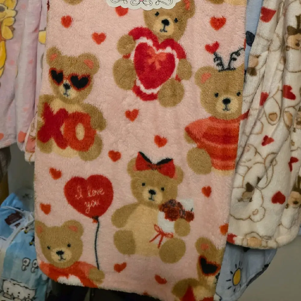 Blankets on live!  VALENTINES Dogs, Cats and more!