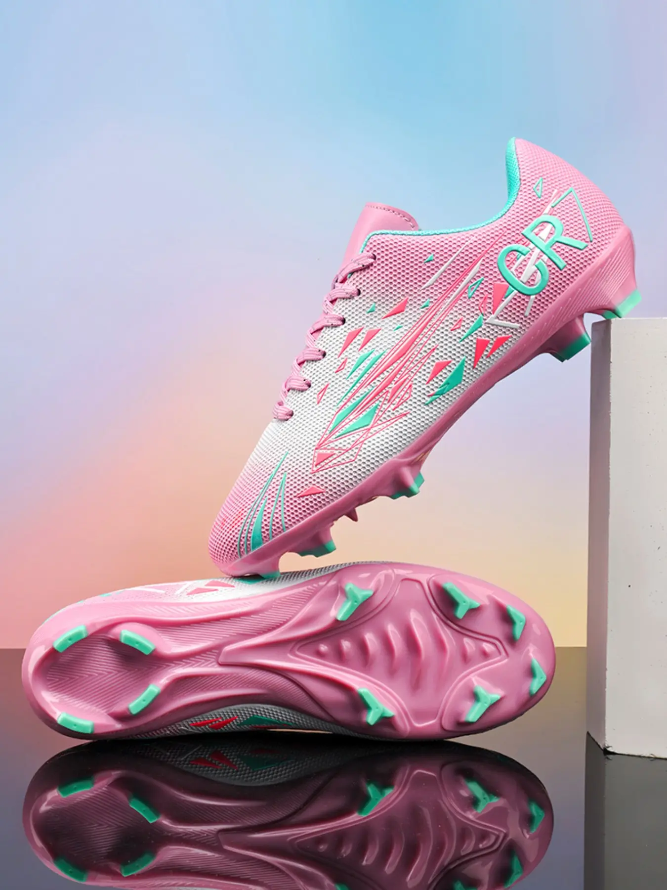 Adult Soccer Cleats for Men Women Teens Students, PU Leather TF Ag Short Studs, Sporty Ombre Pattern, All-Season Outdoor Training Shoes, Soccer Boots, Football Shoes, Sports Football Shoes