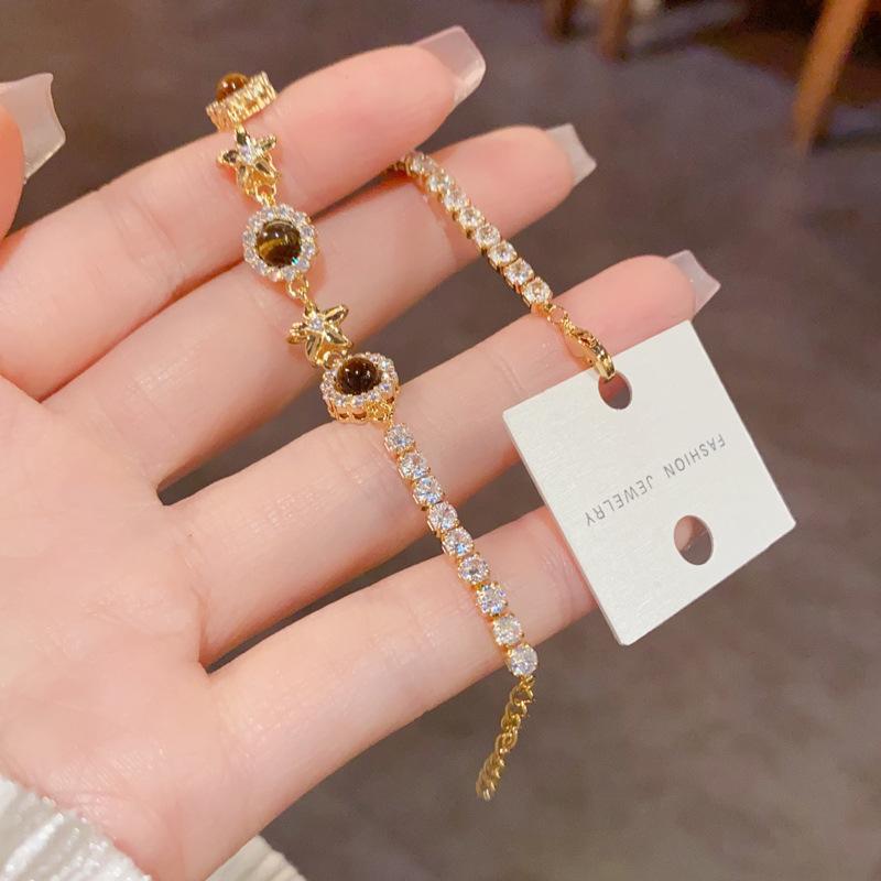Vintage Zebra Tiger Eye Petal Bracelet for Women, Sparkling Zircon Inlay Luxury Dainty Wristband, Elegant Versatile Clavicle Chain Hand Jewelry Gift