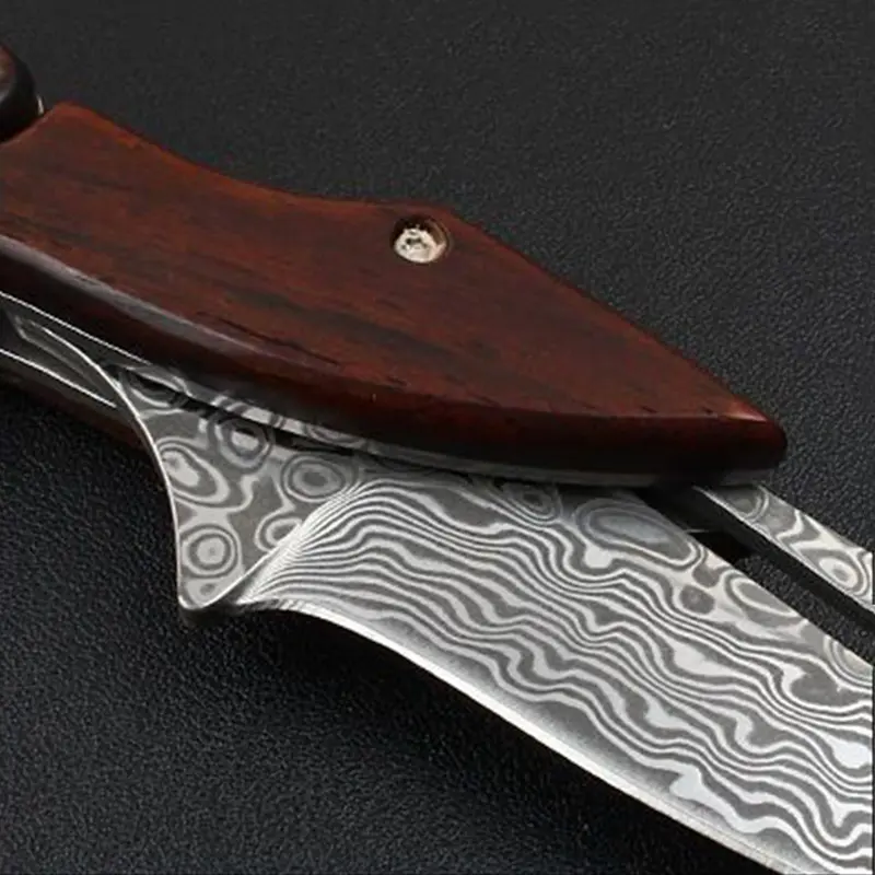 Damascus steel camping knife