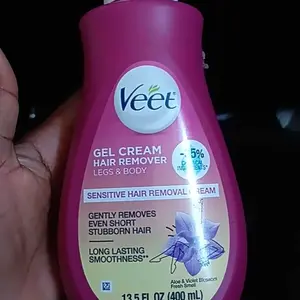 Veet Sensitive Skin Formula with Aloe Vera and Vitamin E, Dermatologically Tested Hair Removal Gel Cream 13.5 Fl Oz. for Legs & Body *Packaging may vary*