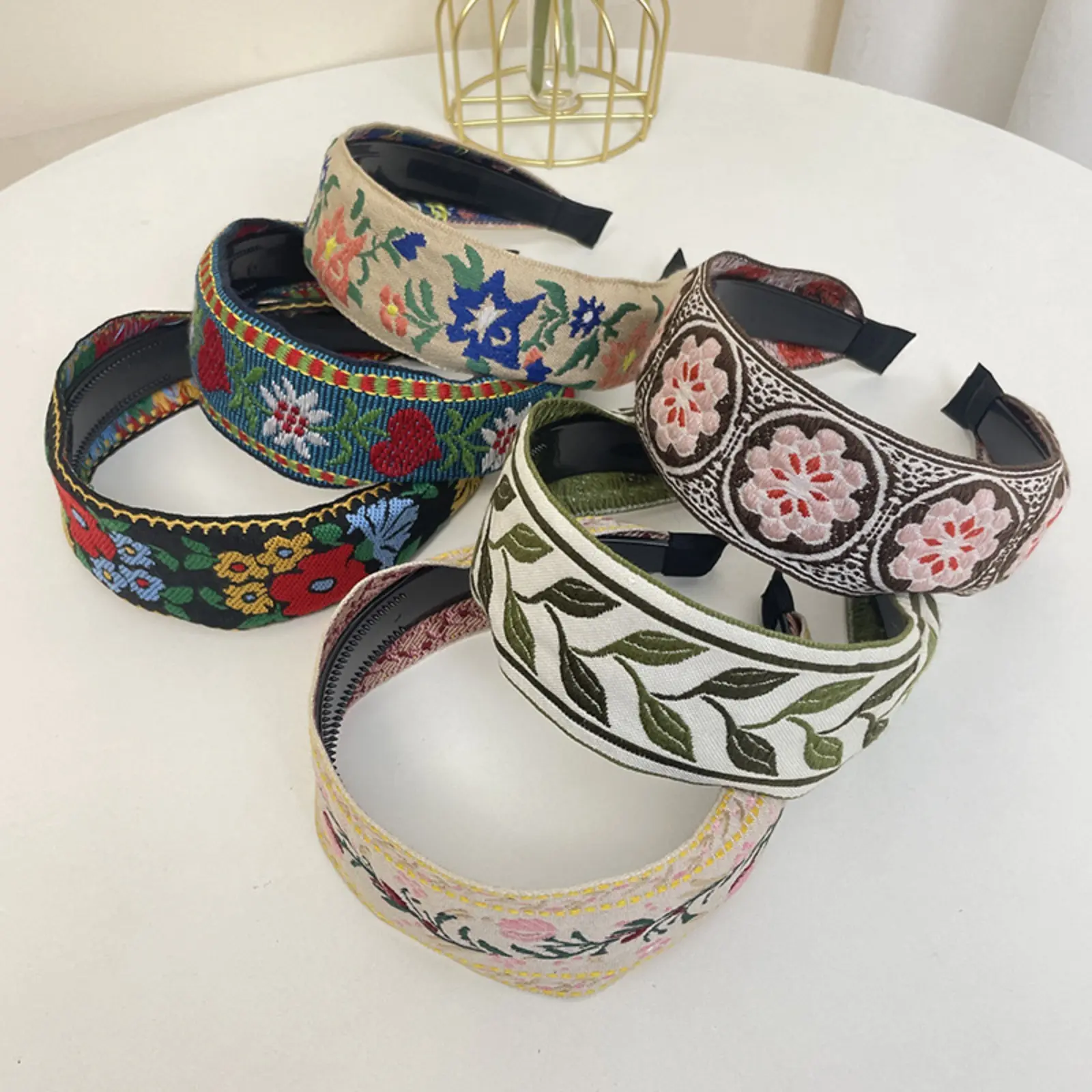 Women's Vintage Ethnic-Style Wide Elastic Fabric Headbands - Non-Slip, Embroidered Flowers Beige Bohemian Hoop, Universal Fit for Sports/Outdoor Activities, Female, Floral, No, Universal Size