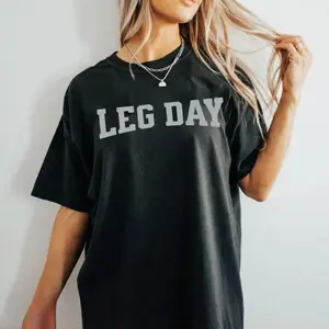 Comfort Colors Vintage Leg Day Graphic Tee | Retro Gym Pump Cover T-Shirt | Weightlifting Workout Top | Bodybuilding Gift Idea | Unisex Soft Cotton Casual Shirt | Fall Fitness Apparel | Trendy Athletic Aesthetic Print
