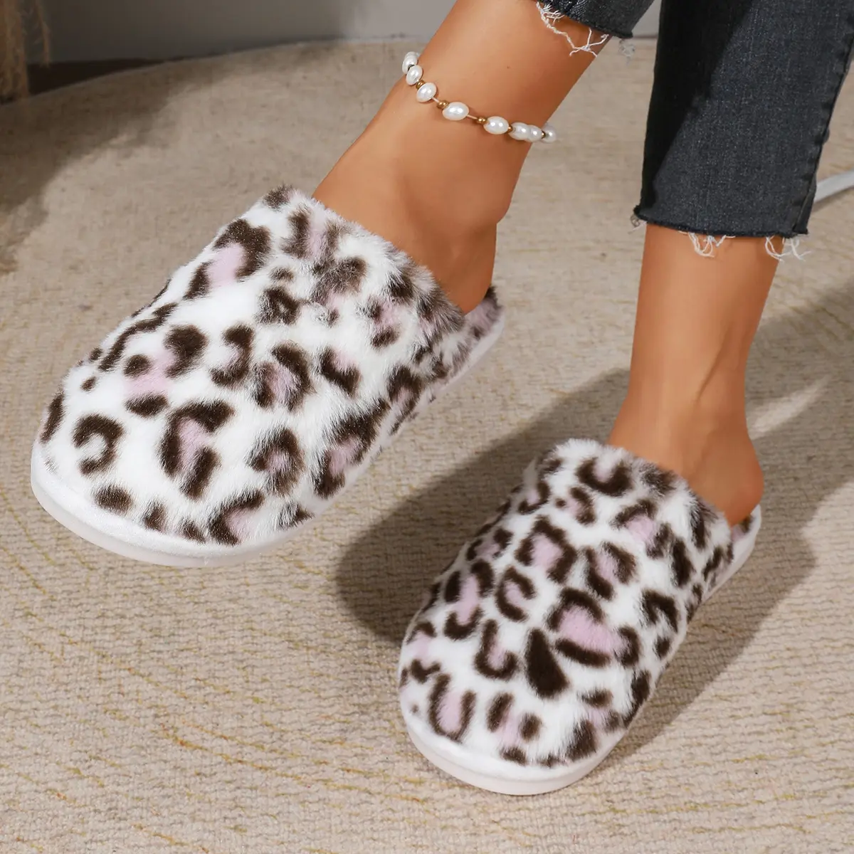 Soft Faux Fur Leopard Pattern Slippers for Women, Warm Comfy Indoor Closed Back Slippers, Cute Pink Brown Leopard House Shoes