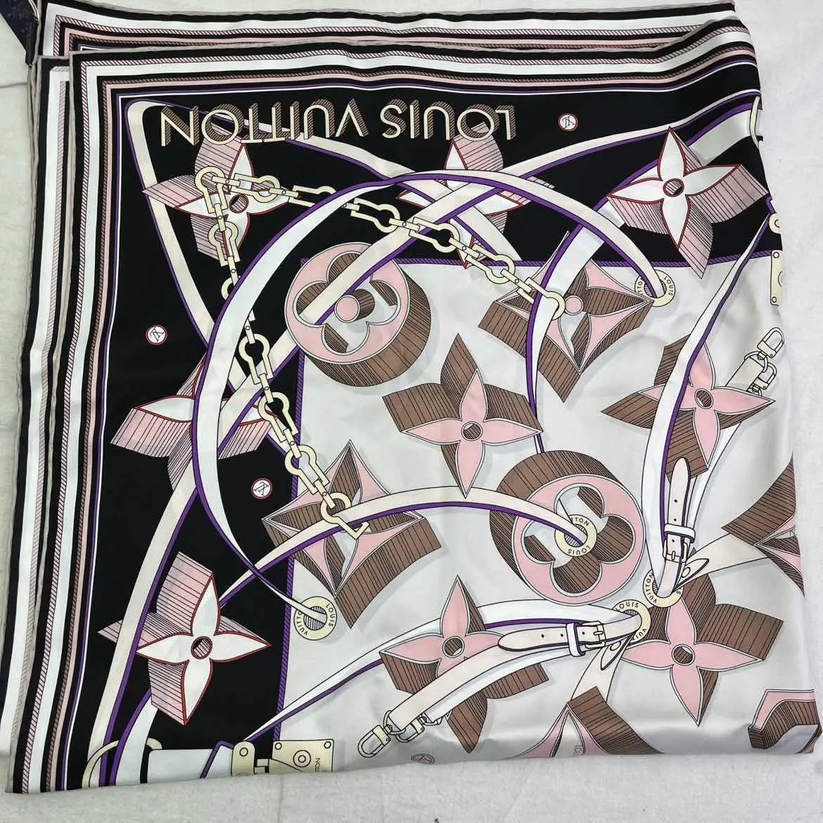 Pre-owned Louis Vuitton Multicolor Silk Scarf T ZY0000323250