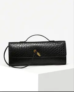 Women Vintage Minimalist Faux Woven Texture Anguera Red Retro Flap Lock Large Capacity Clutch Bag Handbag Shoulder Bag For Evening Parties Daily Wear Fashionable Clutch Bags Party Bags Perfect For Party Wedding Prom Dinner