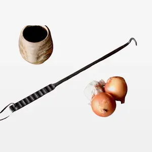 Pigtail Meat Flipper: "Grill-Marked" Handle Hanging Kitchen Traditional Utensils Bbq Set Classic Leather Oil Steak