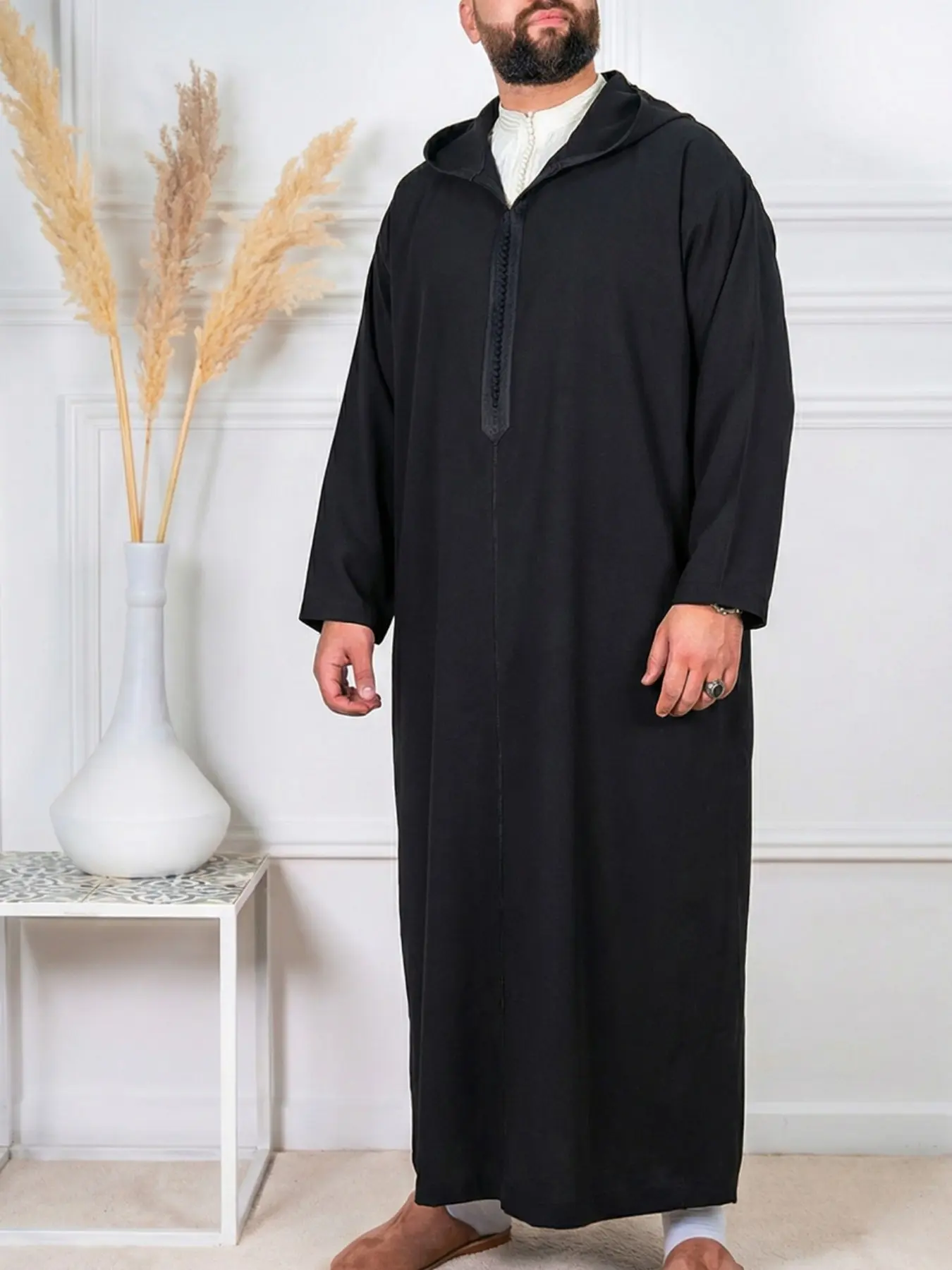 Muslim Men's Plain Long Sleeve Hooded Thobe, Button Decorated Traditional Clothing, Fitted Loose Fit for All Seasons, Perfect Gift