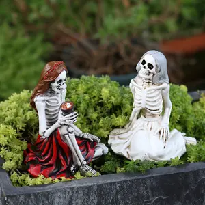 Halloween Resin Skull Girl Set of Two, Outdoor Garden Planter Decor, Balcony Desktop Ornament, Halloween Decoration Figurine