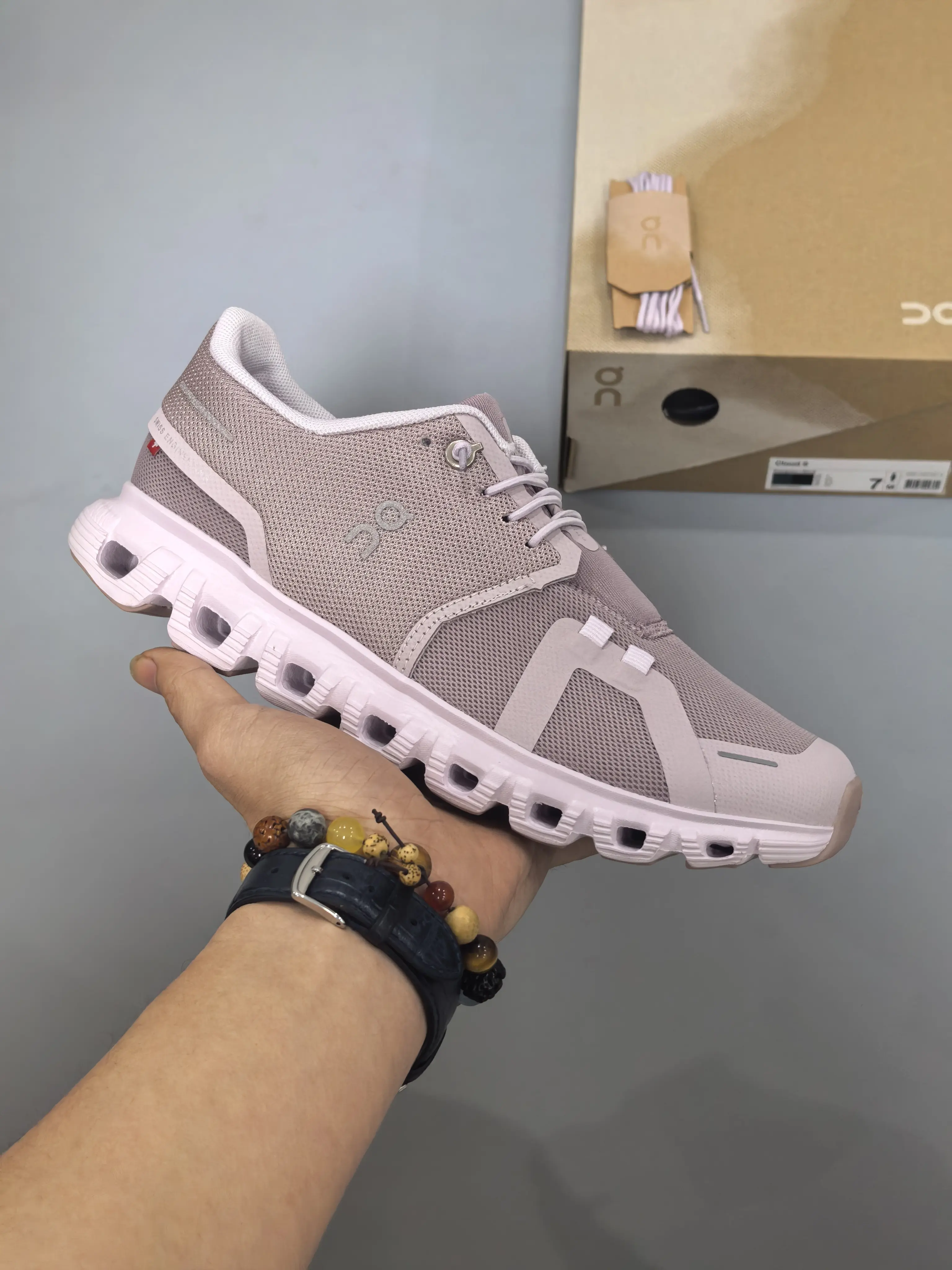 Vintage Dusty Pink Breathable Woven Mesh Hollow Cushion Running Sneakers Lightweight Outdoor Athletic Trainers
