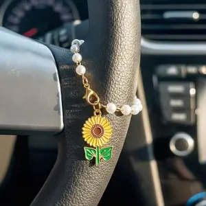 Sunflower Car Steering Wheel Pendant Jewelry, Cross Hanging Accessory, Decorative Car Ornament, Suitable for Men and Women