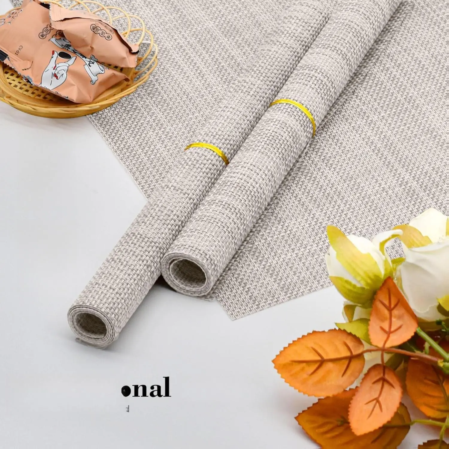 Beige Plain Rectangle Vinyl Washable Placemats (Set of 4) - Foldable PVC Weave Tableware, Heat Resistant, Non-Slip, Durable, Breathable, Coaster Compatible, Clean with Sponge or Dishcloth, a Fantastic Gift Idea for Indoor-Outdoor Dining Table Protection