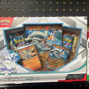 Reshiram ex Box