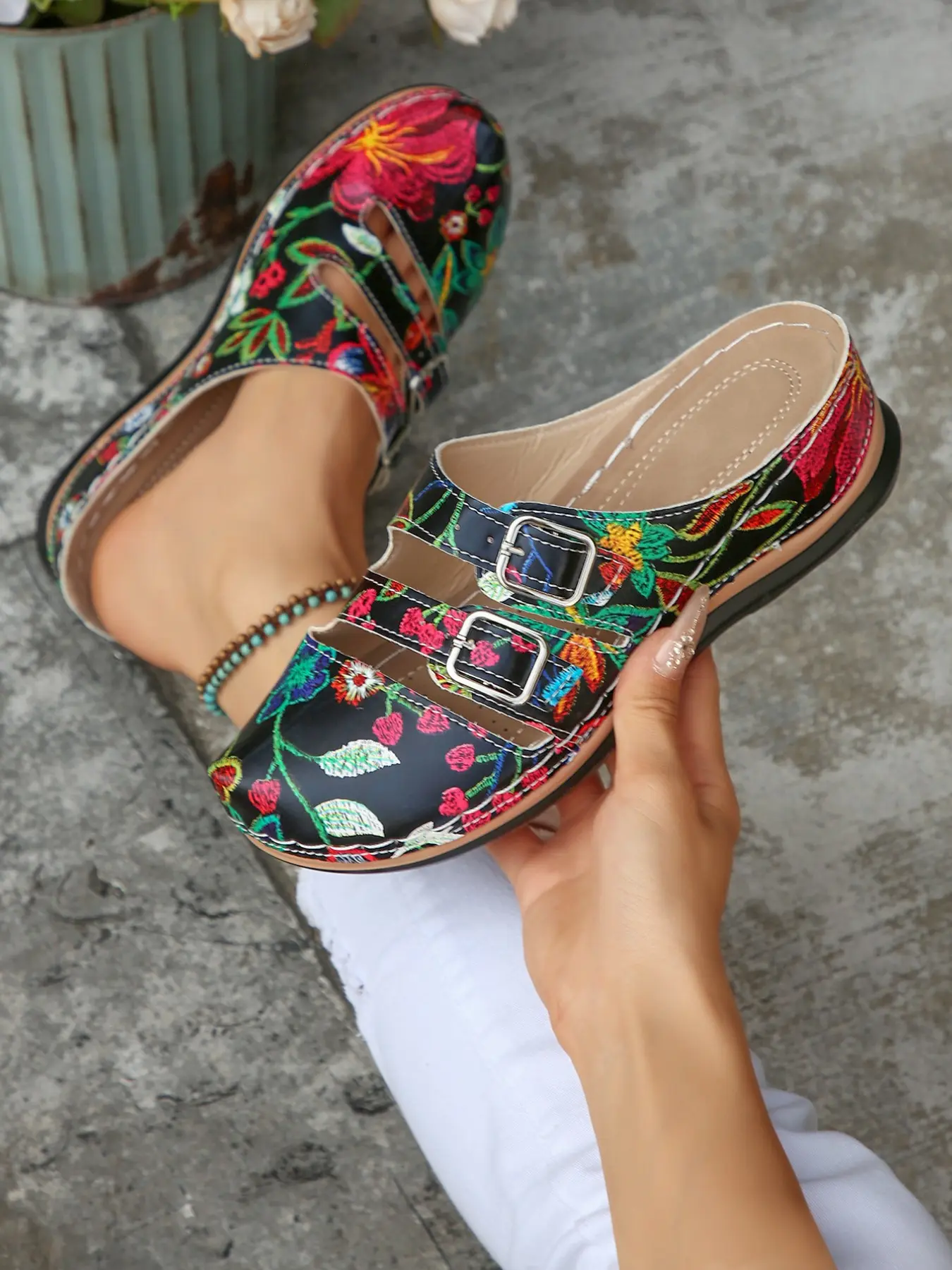 Women's Retro Floral Mule Shoes, Lightweight Soft Sole Slip-Ons, Comfortable Casual Party Footwear, Round Toe PU Material, Slip On Mules, Vintage