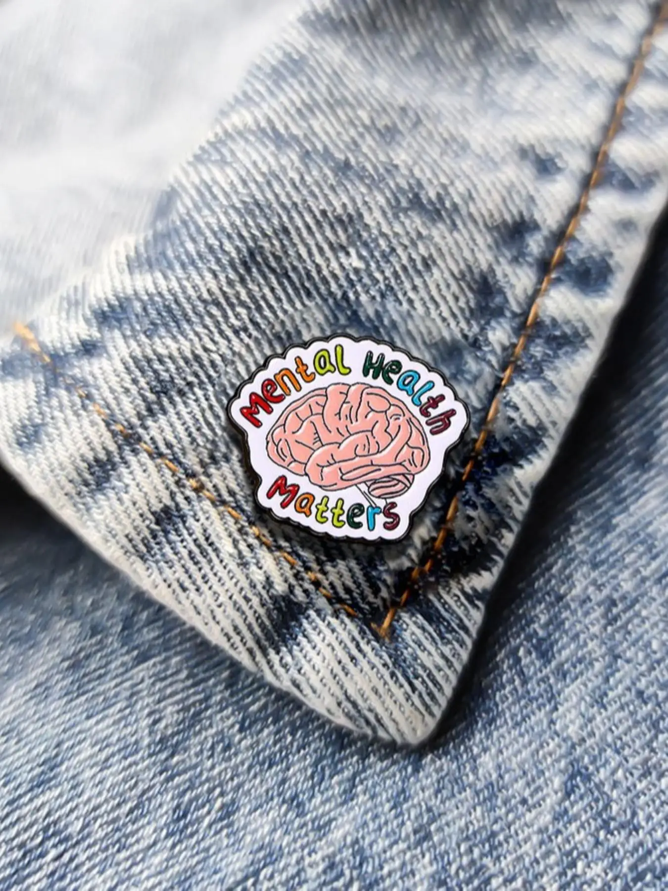 1 Piece Creative Letter Brain Shaped Brooch, Original Metal Badge For Gifts, Cute & Fashion Accessories For Men & Women For Daily Wear