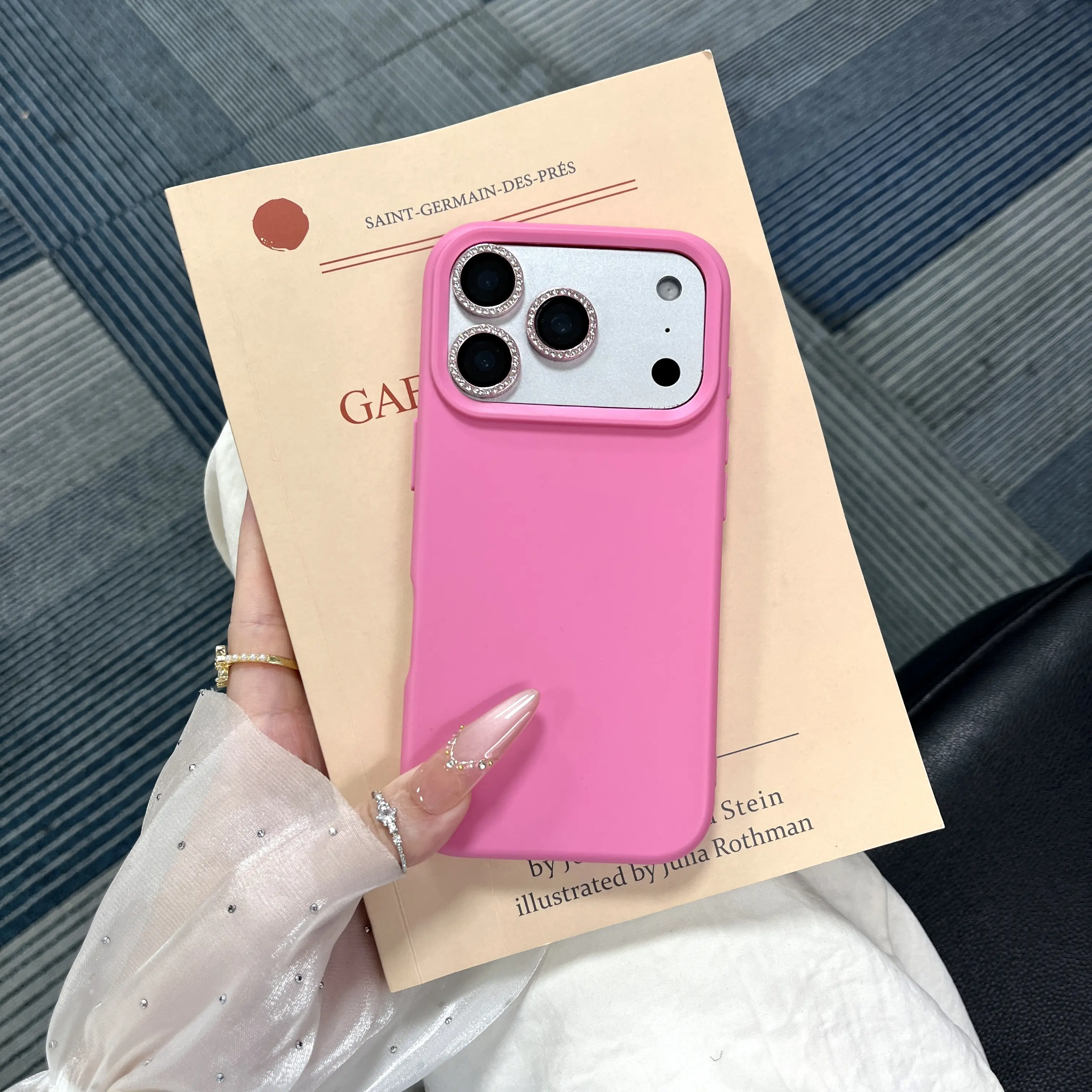 This silicone phone case for the iPhone 17/16/15/14/13 series is made from genuine liquid silicone. It provides all-around protection for the 17 Pro Max and 16 Plus, has a silky-smooth feel, and is perfect for women, teens, travel, and spring use.