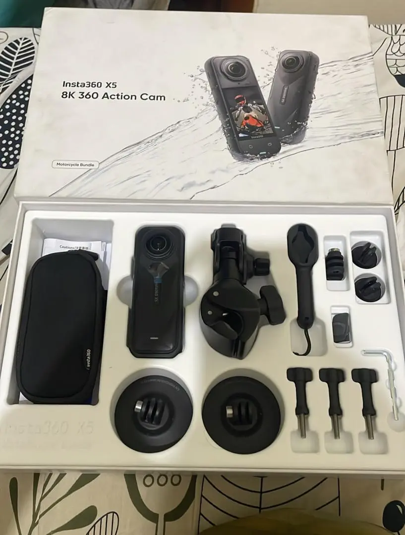 Insta 360 x5 action camera