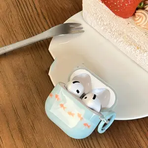 Cute Fish Design AirPods Case with Keychain, Portable Durable Earphone Case, Robust Protection Earphone Protector Cover Compatible with AirPods, Headset, Fish Theme, Headphone Accessories