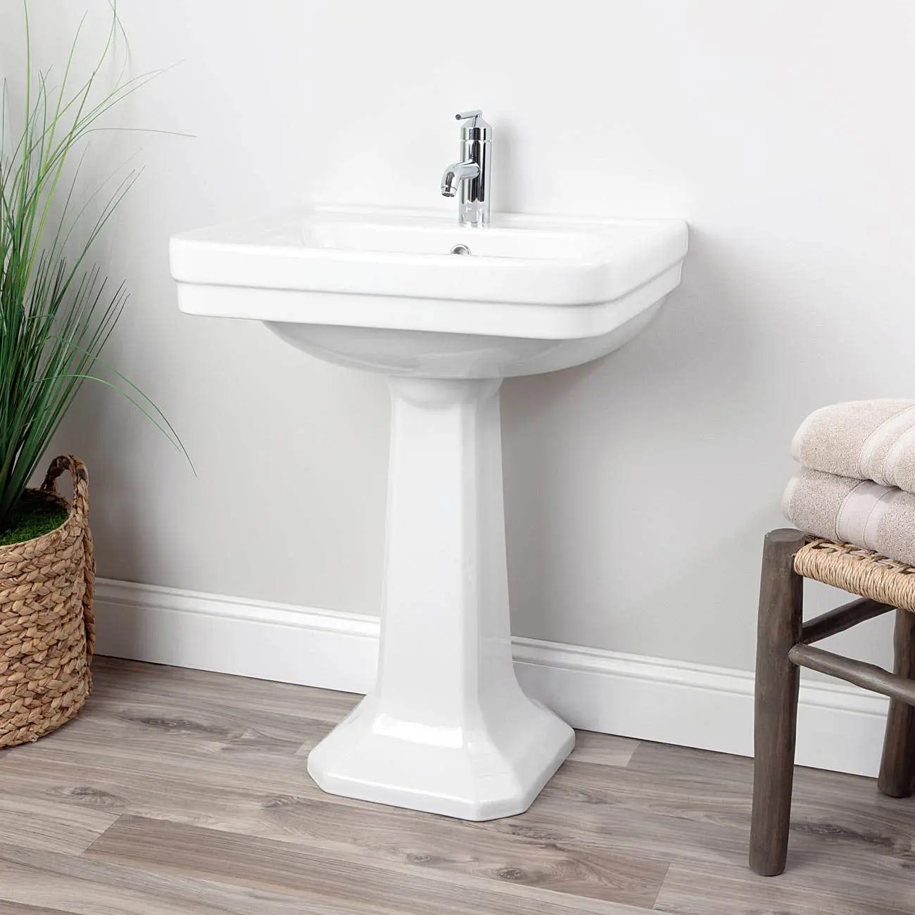 Valeta 24 Inch Pedestal Sink - Single Hole Faucet Drillings