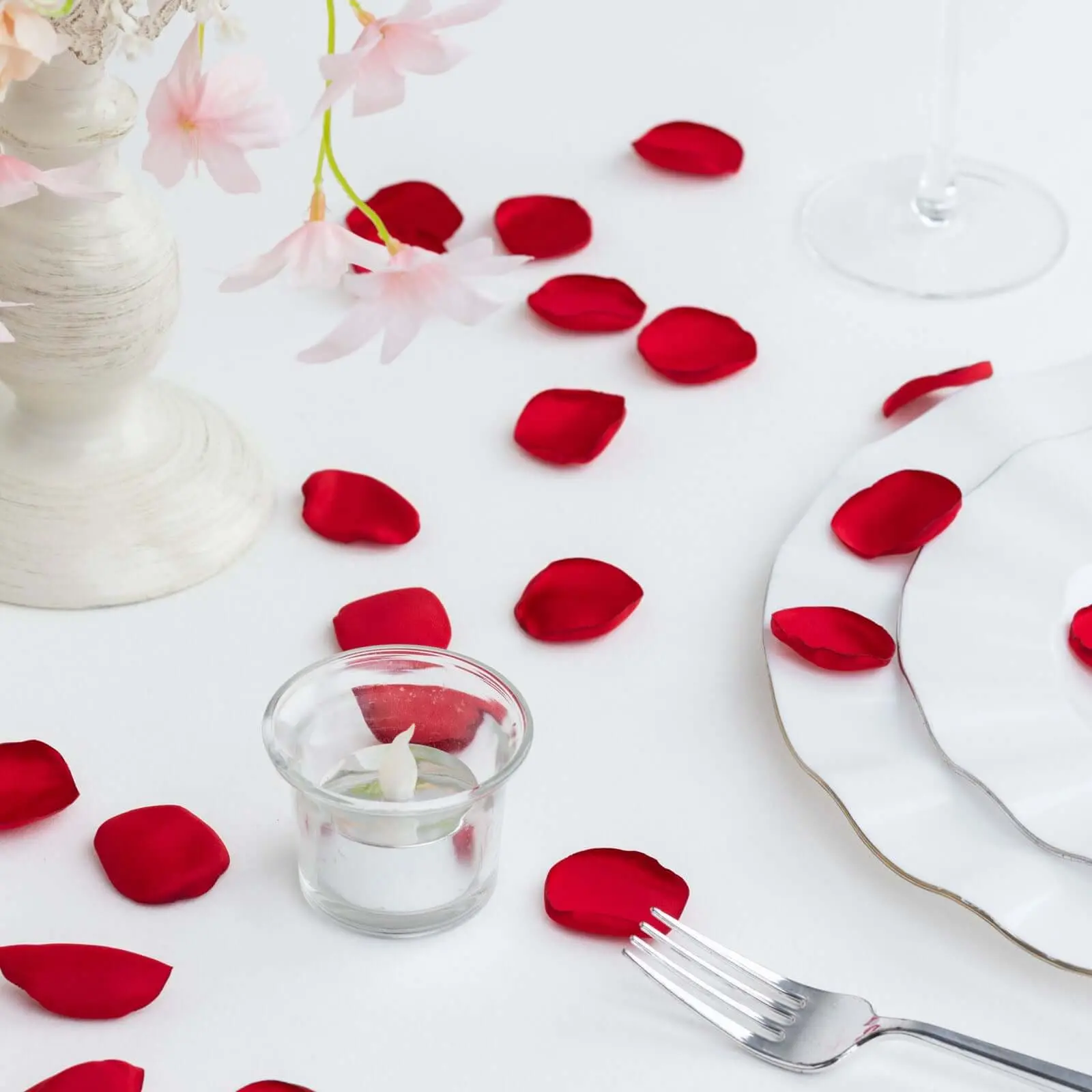 400-Pack Red Matte Silk Round Life-Like Rose Petals Flower Confetti, 2" Decorative Flowers for Wedding, Event Tables - Home Decor Supplies