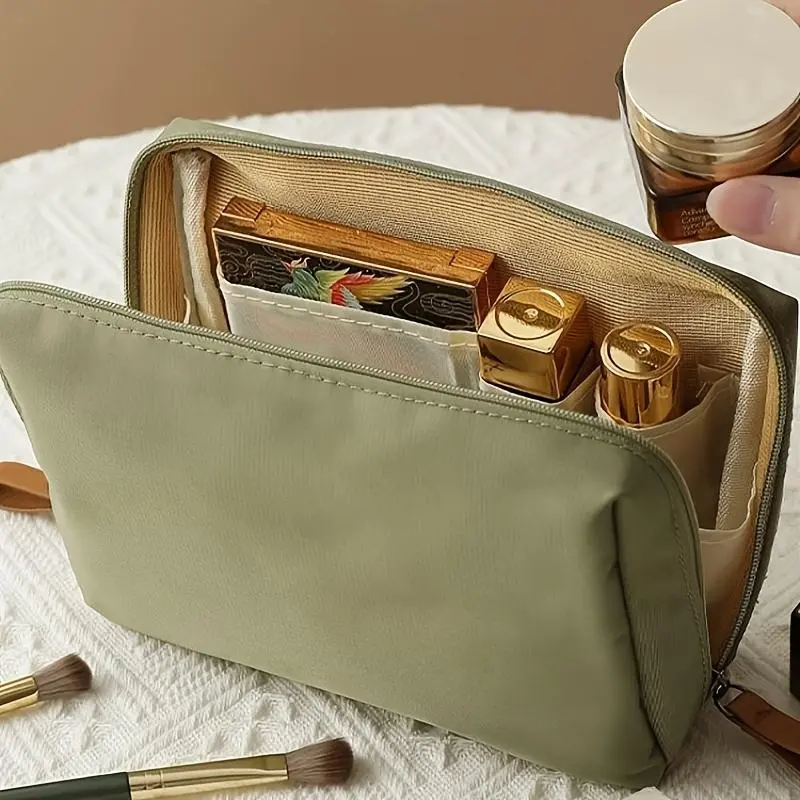 Portable Mini Travel Cosmetic Bag, Makeup Bags, Cosmetics Organizer, Large Capacity Waterproof Makeup Organizer Pouch, Compact and Lightweight Storage for Lipstick and Essentials