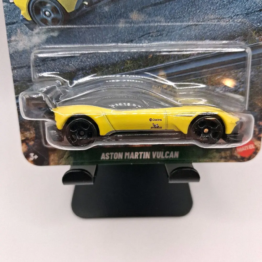 Aston Martin Vulcan 3/5