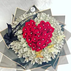 Bouquet and box with eternal or natural flowers Decor