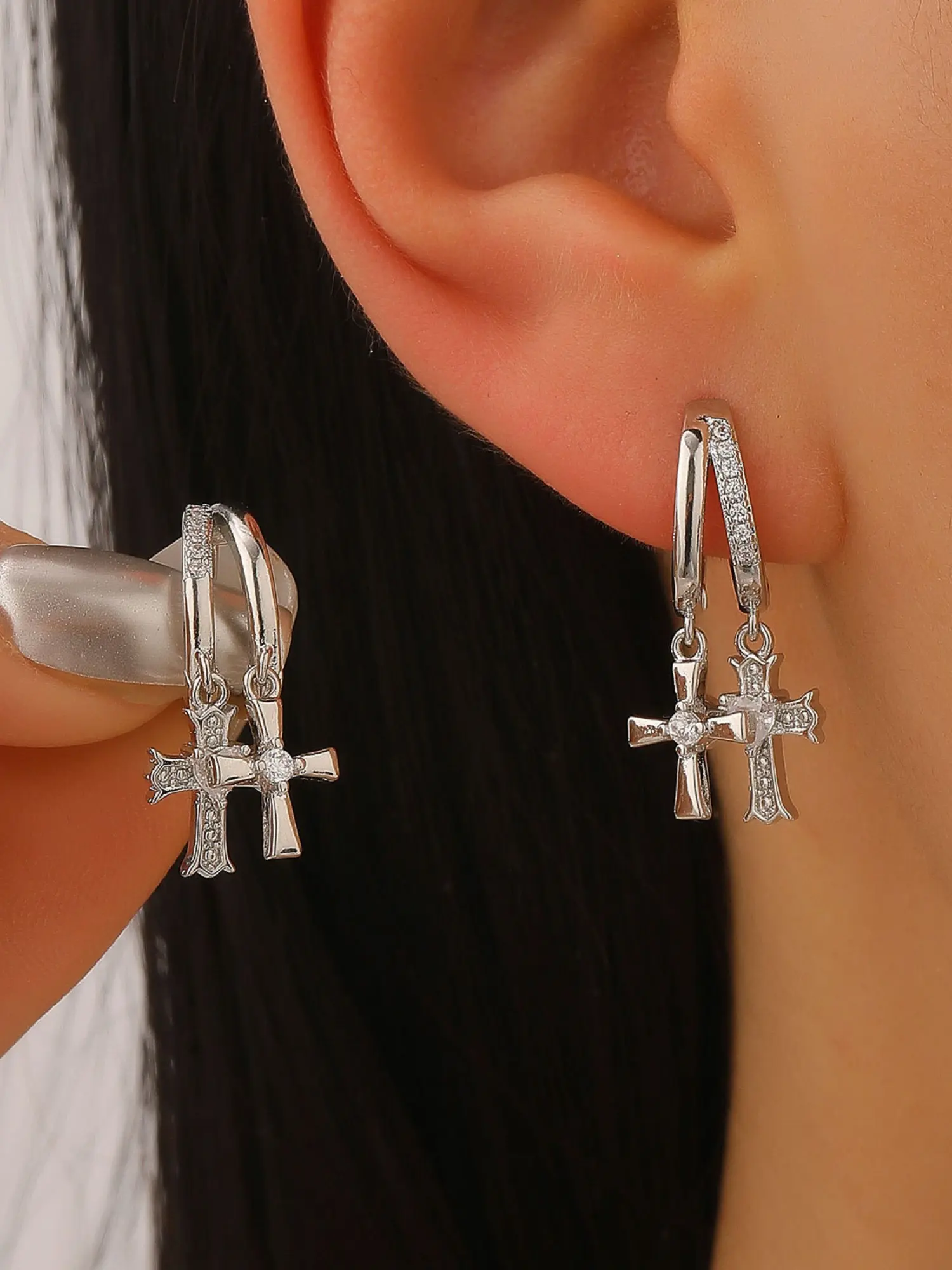 European and American Trendy Couple's Super Shiny Zircon Double Cross Earrings, Brilliant Stud Earrings, Shining Earrings, Elegant High-End Design Ear Studs for Women