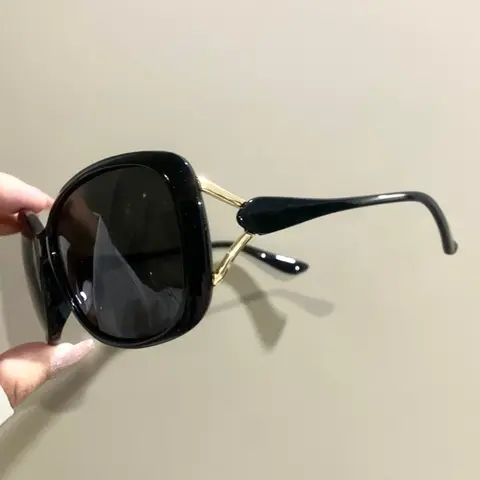 Punk Large Frame Glasses, Novelty Hollow Metal Hinge Eyeglasses for Men and Women, Fashionable and Trendy Eyewear, Trendy Beach Eyewear, Cool Glasses