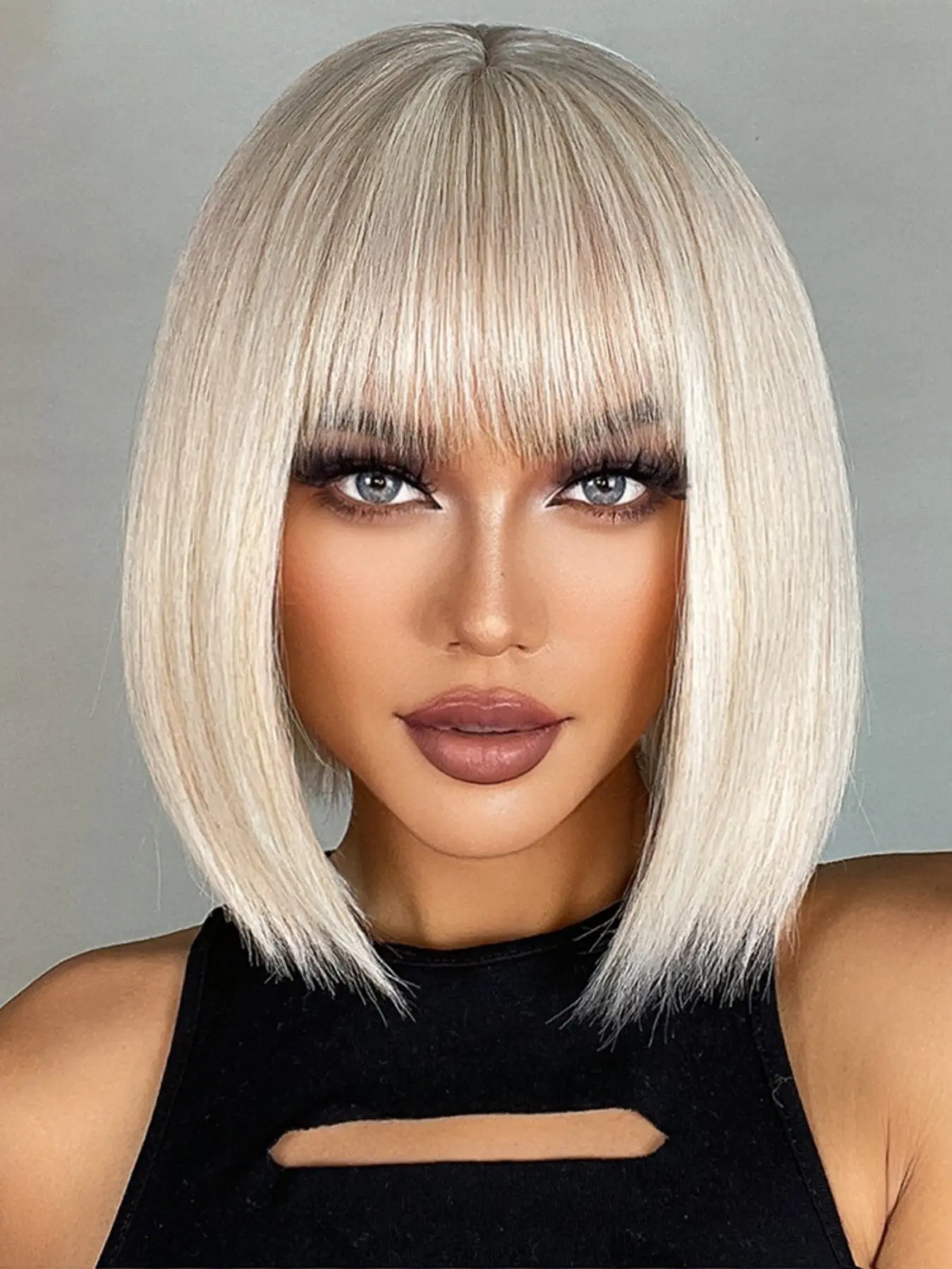 Natural Short Bob Wig with Bangs, 10 Inch Straight Hair, Synthetic Hair, Cute Fashion Design, Daily Wear Convenient Wigs, Machine Made Wigs for Women, Natural Looking Wigs, Perfect for Everyday Use