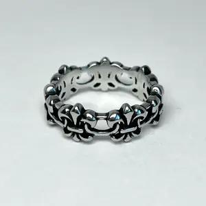 Stainless Steel Fleur-de-Lis Chain Ring – Silver-Tone Gothic Band Ring