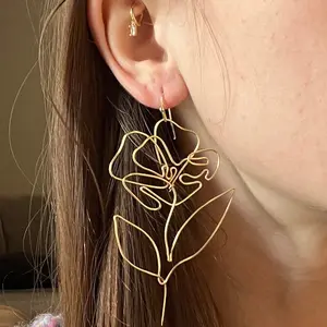 Hand made earring set, wire wrapped flower earrings, minimalistic Elegant