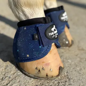 Equine Hoof Protection Boot, Superior Durability & Comfort, Quick-Release Adhesive Closure, Ideal Equestrian Horse Care Accessory