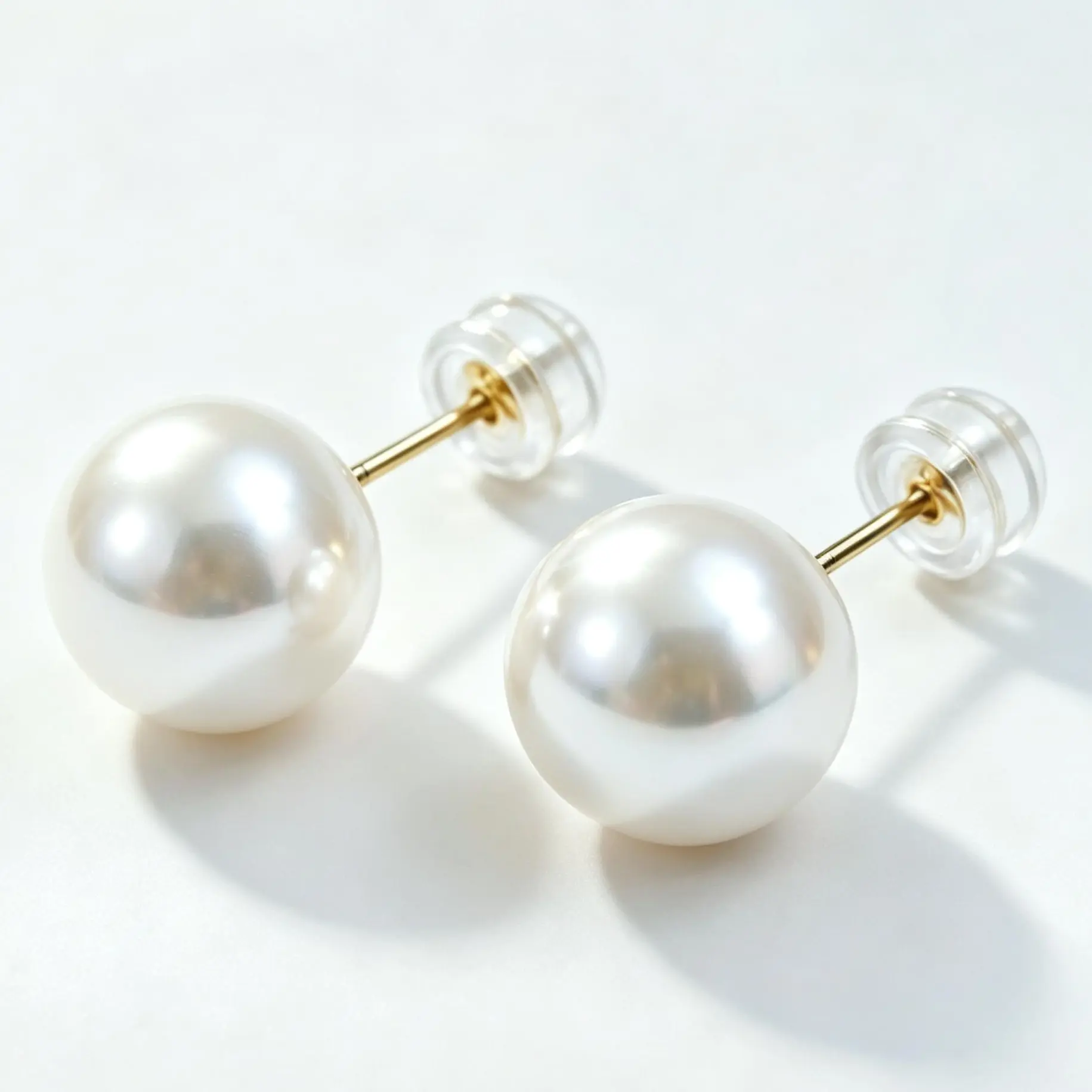 Minimalist White Pearl Huggie Hoop Earrings - Hypoallergenic Copper Cartilage Hoops for Women, Lightweight Quiet Luxury Jewelry, Daily Wear Fashion Costume Accessories