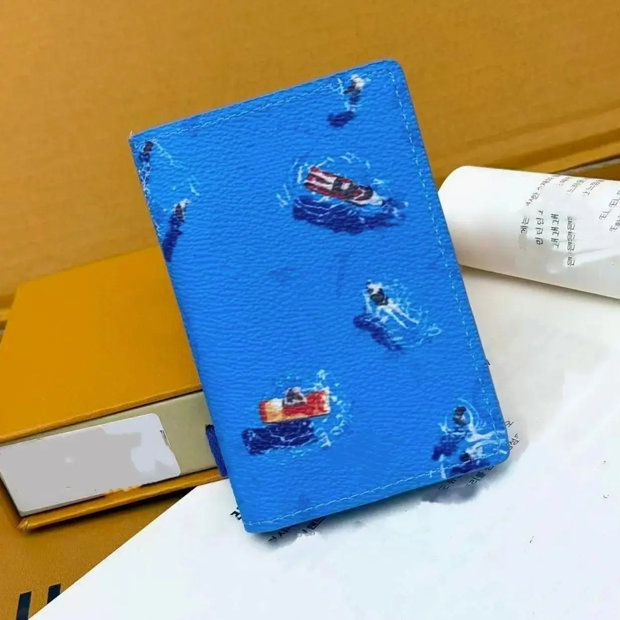 unisex fresh graffiiti wallet - slim minimalist urban street art card holder, compact credit card organizer, trendy pocket gift for luggage & travel use