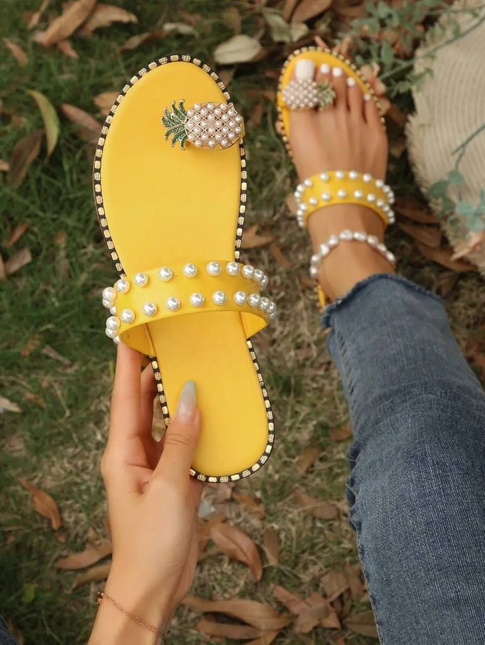 Women's Sweet & Fresh Pearl Pineapple Decorated Flat Sandals With Toe Strap, White Valentines,Spring Summer Outfits