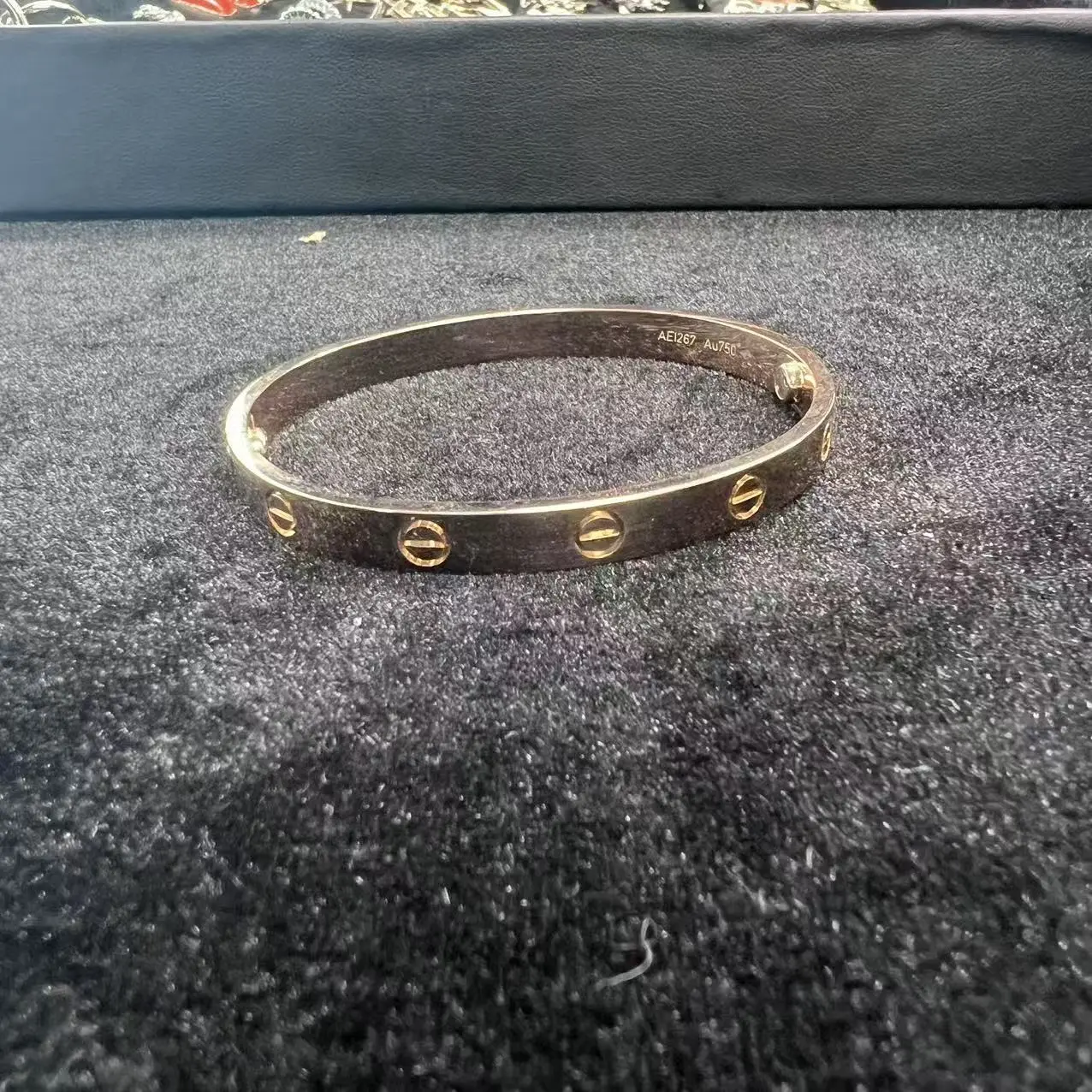 Pre-owned H1 Cartier Love Series Gold Diamondless Screw Bracelet AB0821008