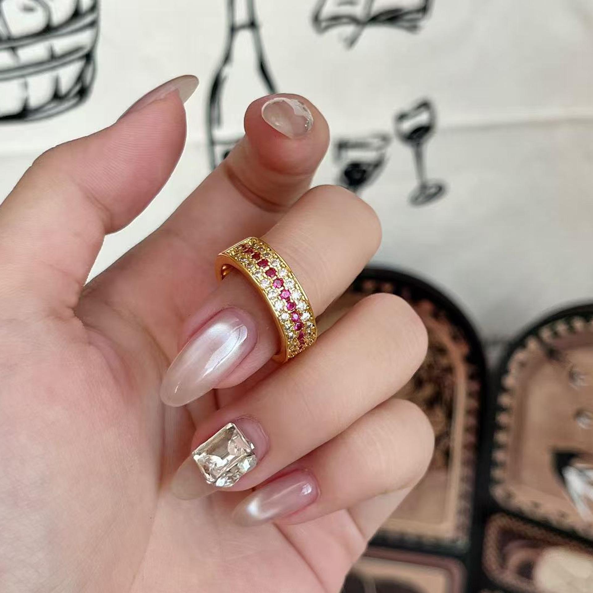 Vintage Red Garnet Paved Ring for Women — Light Luxury, Premium Feel, Delicate Open Band