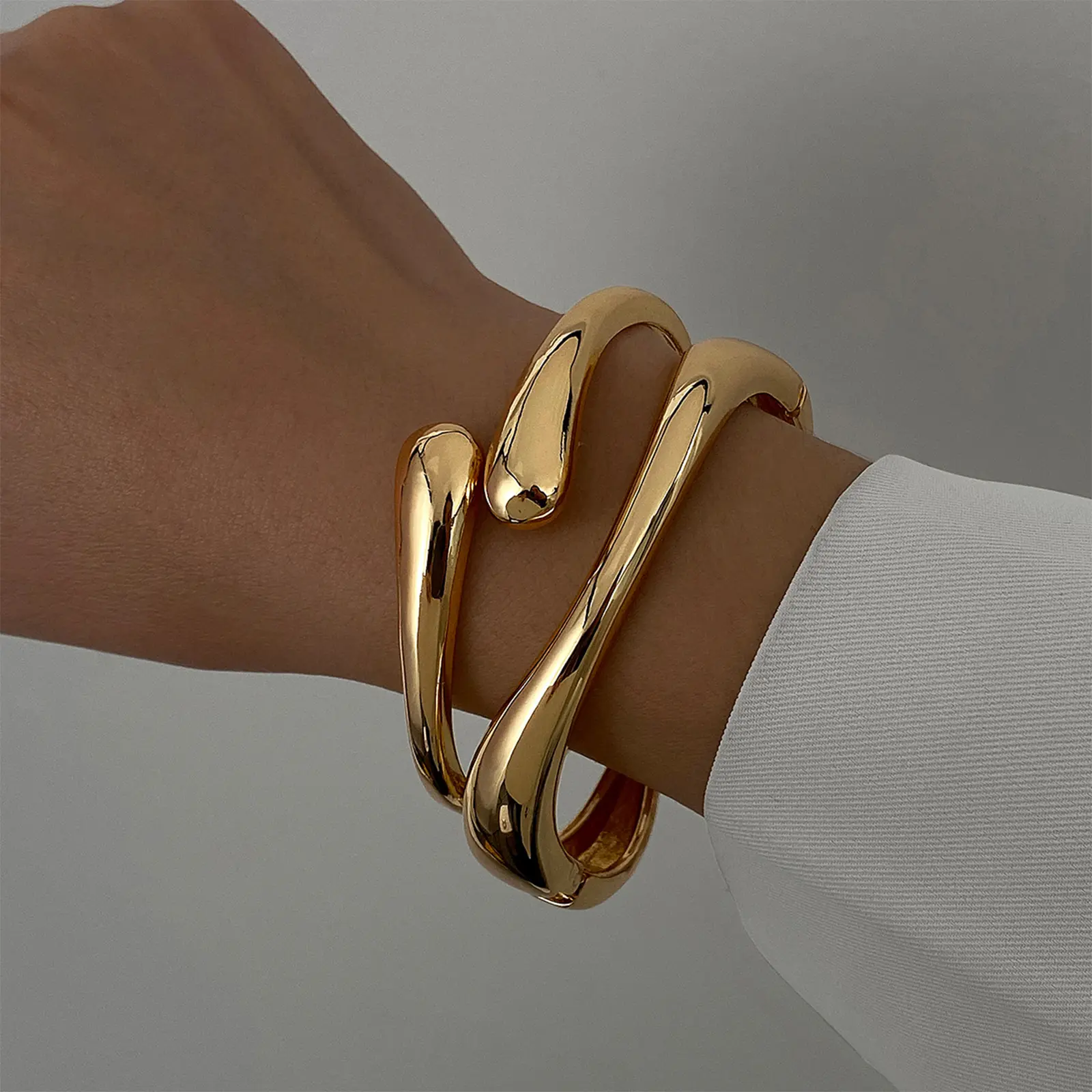 2 Pcs Trendy Gold Plated Bracelets for Women, Minimalist Clean Fit Stackable Bangles, Twist Cuff Bangle Set, Classic Delicate Bracelets Gifts for Women Daily Casual Party Holiday Outfit