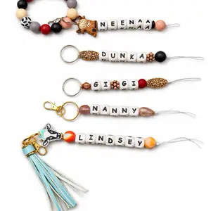 Customizable Lanyard Keychain with Adjustable Length and Durable Buckle for Easy Attachment