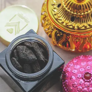 Almas Perfumes Bakhoor Incense Ashek Al Oud – 30G Authentic Arabic Wood Chip Incense – Long Lasting Luxury